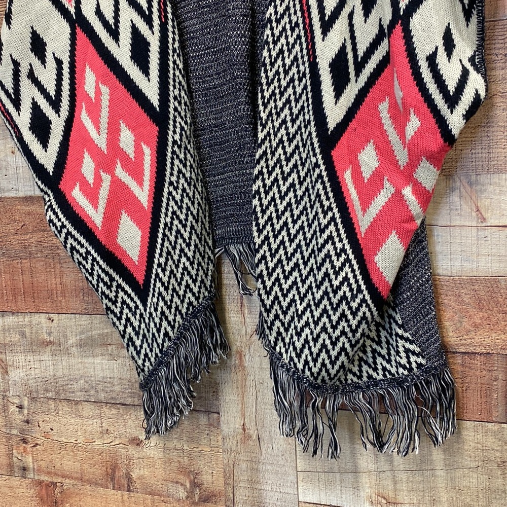 Demanding Aztec Print Knit Kimono Free Size - Picture 3 of 5